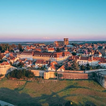 Appartement Au Centre-Ville Avec Cour Langres Exteriér fotografie