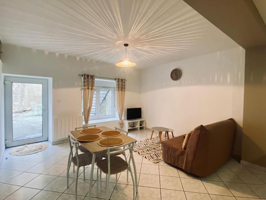 Appartement Au Centre-Ville Avec Cour Langres Exteriér fotografie